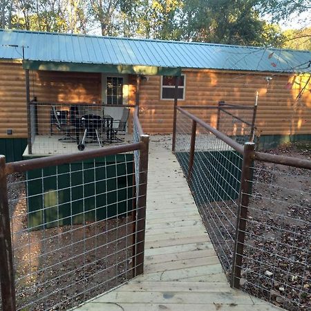 Cabin With A Tree House On A Buffalo Farm . Marshall Exterior foto